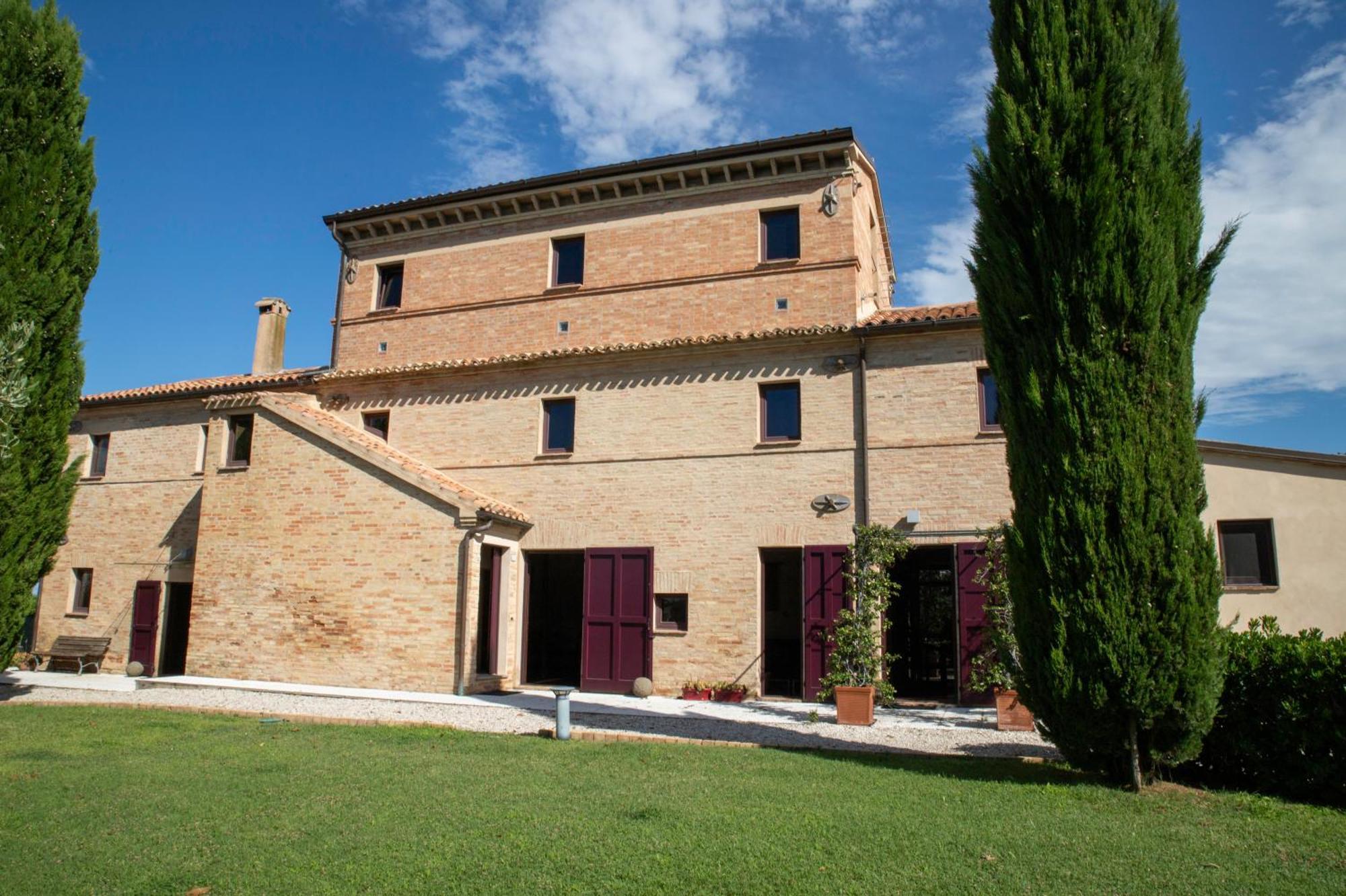 Casali Marchigiani - Ville Vacanza Private Con Piscina Ostra ภายนอก รูปภาพ